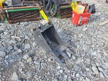 Image of Bucket 1ft Wide, 35mm Pins, 115mm Ears, 140mm Centres