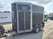 Image of Ifor Williams HB506 Twin Axle Horse Box