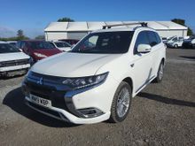 Image of MITSUBISHI OUTLANDER 4HS PHEV CVT Estate