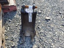 Image of JCB 11ft Micro Bucket 95mm Ears 120mm Centres 30mm Pins