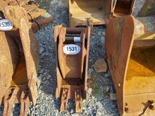 Image of 9" Bucket 95mm Ears 85mm Centres 25mm Pins