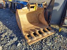 Image of 1080mm Digging Bucket 50mm Pins | 200 Ears | 315mm Centres