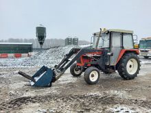 Image of Universal 533 2wd Tractor