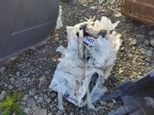 Image of 1ft Bucket, 30mm pins, 95mm ears & 90mm centres