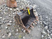 Image of CAT Bucket - 2 Foot Wide | 30mm Pins | 105mm Ears | 125mm Centres