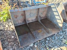 Image of Avant 799 Series Light  Material Bucket 1280mm Wide
