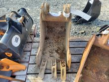 Image of Kubota 1ft 3T Bucket 135mm Ears 125mm Centres 35mm Pins