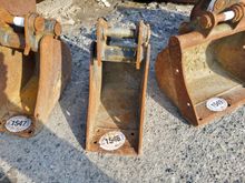 Image of Rhinox 9" Excavator Bucket 105mm Ears 130mm Centres 30mm Pins