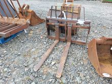 Image of CAT Telehandler Pallet Tines & Headstock