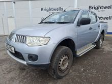 Image of MITSUBISHI L200 4LIFE LB DCB DI-D 4X Pick-up