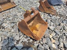 Image of Bucket 18inch Wide, 25mm Pins, 95mm Ears, 90mm Centres