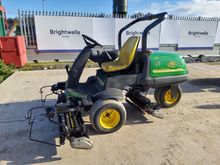 Image of John Deere 2500E Triple Gang Cylinder Cut Ride On Mower