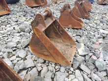 Image of Bucket 1ft Wide, 25mm Pins, 95mm Ears, 90mm Centres