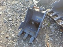 Image of 450mm Bucket, 35mm pins, 145mm ears & 195mm centres