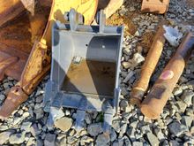 Image of Bucket 450mm Wide, 35mm Pins, 110mm Ears & 130mm Centres