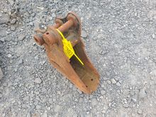 Image of 6inch Digging Bucket |30mm Pins | 110mm Ears | 130mm Centres