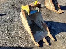 Image of Strickland 2ft Digging Bucket Pins 65mm | Ears 255mm Centres 385mm