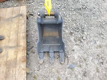 Image of 1FT Bucket, 30mm Pins, 95mm Ears, 120mm Centres