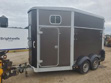 Image of Ifor Williams HB511 Twin Axle Horsebox Trailer