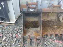Image of 24" Bucket 60mm Pins 430mm Centres