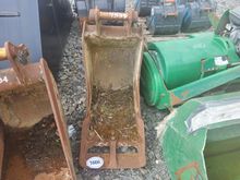 Image of 18" Bucket 45mm Pins 345mm Centres