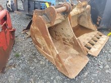 Image of Strickland Trenching Bucket 600mm Width | 65mm Pins  | 255mm Ears | 380mm Centres