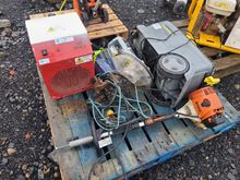 Image of Mixed Lot Including: CAT Gene, 2" Sub Pump, Vacuum, Stihl Motor, 240V Heater