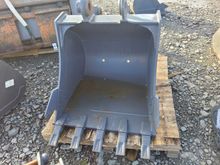 Image of Bucket 800mm Wide, 50mm Pins, 195mm Ears & 300mm Centres