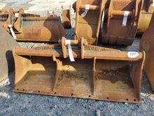 Image of Rhinox 61" Excavator Bucket 155mm Ears 230mm Centres 45mm Pins