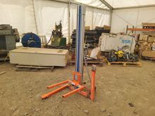 Image of Sumner 2210 Material Lift