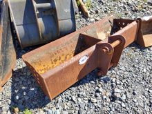 Image of 5' Bucket 170mm Ears 345mm Centres 45mm Pins