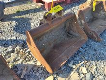 Image of 2FT Bucket 230mm Pins 100mm Ears 130mm Centres