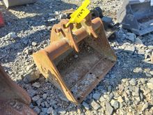 Image of 17" Bucket 230mm Pins 100mm Ears 100mm Centres