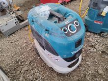Image of Makita VC4210 MXI Hoover