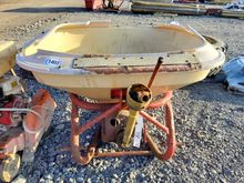 Image of Vicon 402 Fertiliser Spreader
