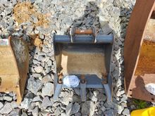 Image of 18" Bucket 30mm Pins 120mm Ears 115mm Centres