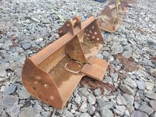 Image of Bucket 100cm Wide, 25mm Pins, 95mm Ears, 90mm Centres