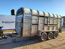 Image of Nugent Tri Axle Livestock Trailer