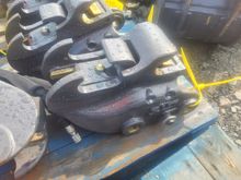 Image of Quick Hitch 35mm Pins, 115mm Ears, 160mm Centres