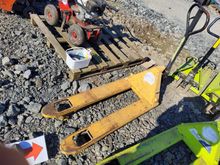 Image of Pallet Truck 2500kg Capacity