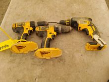 Image of 3x Dewalt Drills