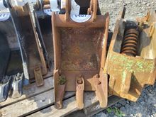 Image of Kubota 1ft 3T Digging Bucket 95mm Ears, 80mm Centres 25mm Pins