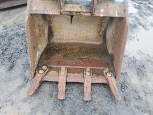 Image of JCB Bucket - Width 2ft | Pins 30mm | Ears 160mm | Centres 230mm