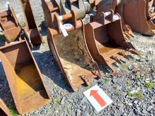 Image of 18" Bucket 200mm Ears 310mm Centres 50mm Pins