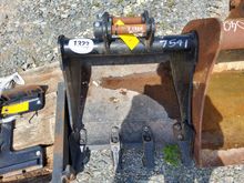 Image of 24" Bucket 35mm Pins 165mm Centres