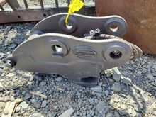 Image of Volvo EC80 Quick Hitch 45mm Pins | 160mm Ears | 240mm Centres