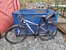 Image of 1x Specialized Hardtail Mountain Bicycle Frame No: WSBC812047636H Frame Size: Medium