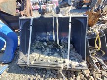 Image of 4ft Bucket, 50mm pins, 195mm ears & 300mm centres