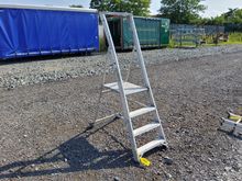 Image of 4 Rungs Stepladder