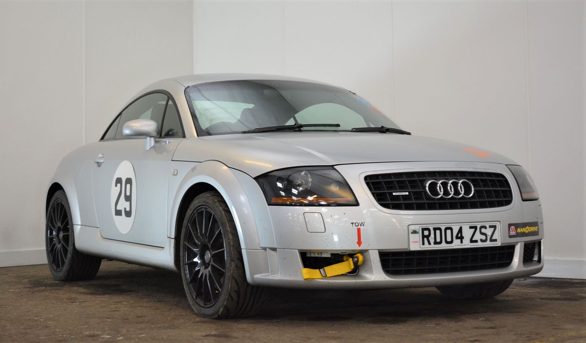 Audi tt tow deals hook